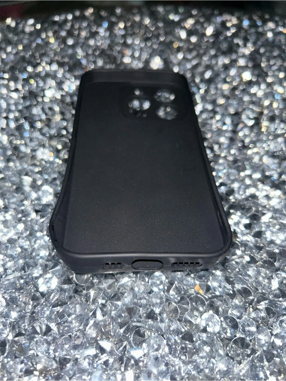iPhone 15 pro Black Dragon Embossed Protective Phone Case - Black